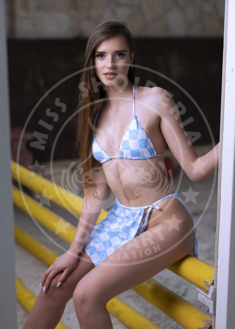 Alesia Kola
